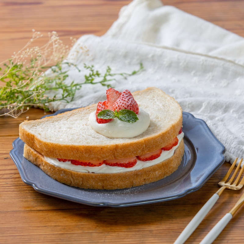 ストロベリーチーズクリームケーキ