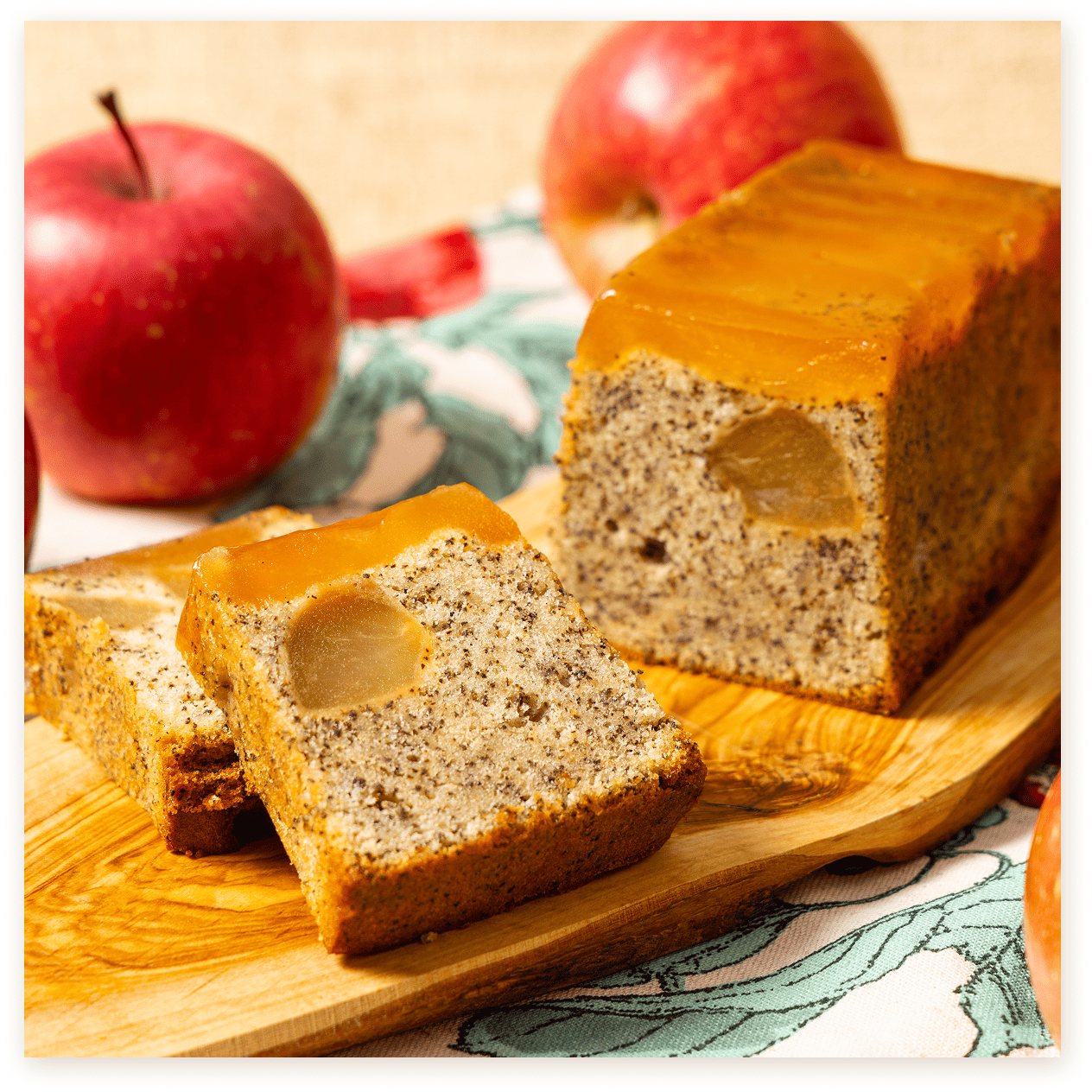 カラメルりんごと紅茶のケーキ